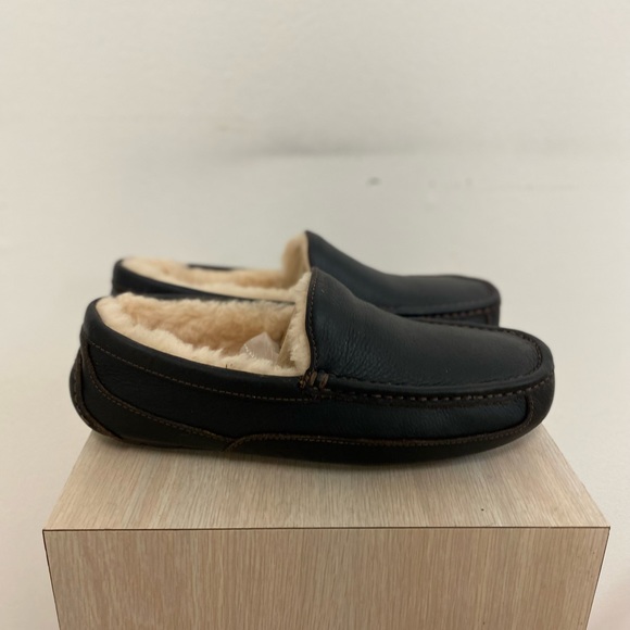 UGG Men's Ascot Dark Brown Slipper China Tea Leather Size 10 - Picture 2 of 2